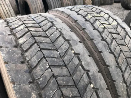 Opony ciężarowe 315/70R22.5 SEMPERIT RUNNER D2 / 9-10mm