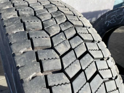 Opona ciężarowa 315/70R22.5 BIEŻNIKOWANA  TYP MICHELIN XW4S / 14-15mm