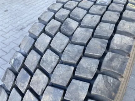 Opona ciężarowa 315/70R22.5 FIRESTONE FD622 PLUS  / 13-15mm