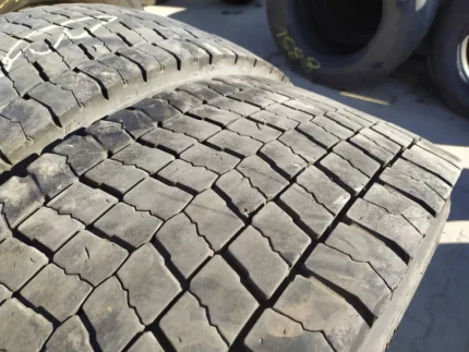 Opona ciężarowa 315/70R22.5 PIRELLI TR:01 TRIATHLON / 10-11mm