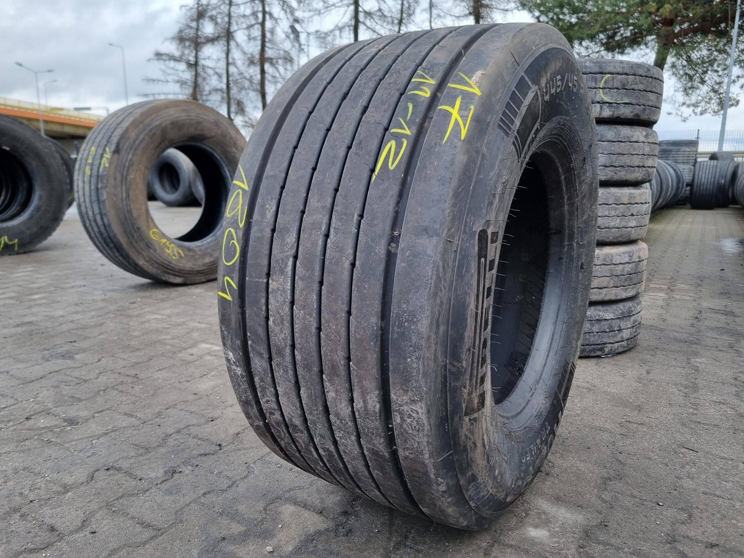 Opona ciężarowa 445/45R19.5 PIRELLI HO2 PRO TRAILER / 11-12mm Opona ciężarowa 445/45R19.5 PIRELLI HO2 PRO TRAILER / 11-12mm