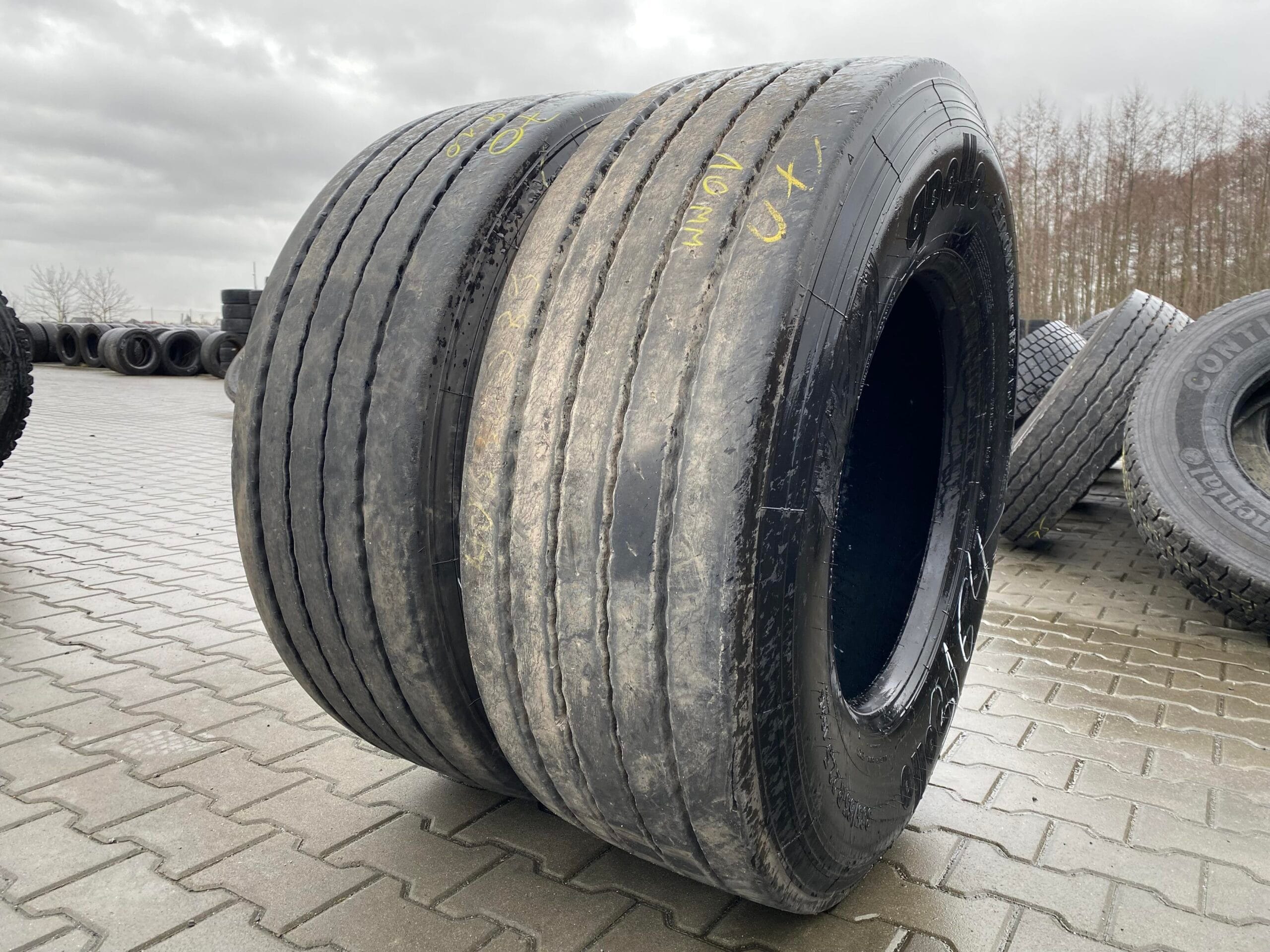 Opony ciężarowe 385/65R22.5 APOLLO ENDURACE RT2 / 9-10mm Opony ciężarowe 385/65R22.5 APOLLO ENDURACE RT2 / 9-10mm