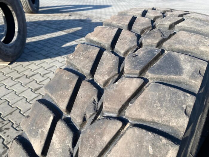 Opony do cięzarówek 13R22.5 BIEŻNIKOWANA TYP MICHELIN XDY3 / 60% Bieżnika