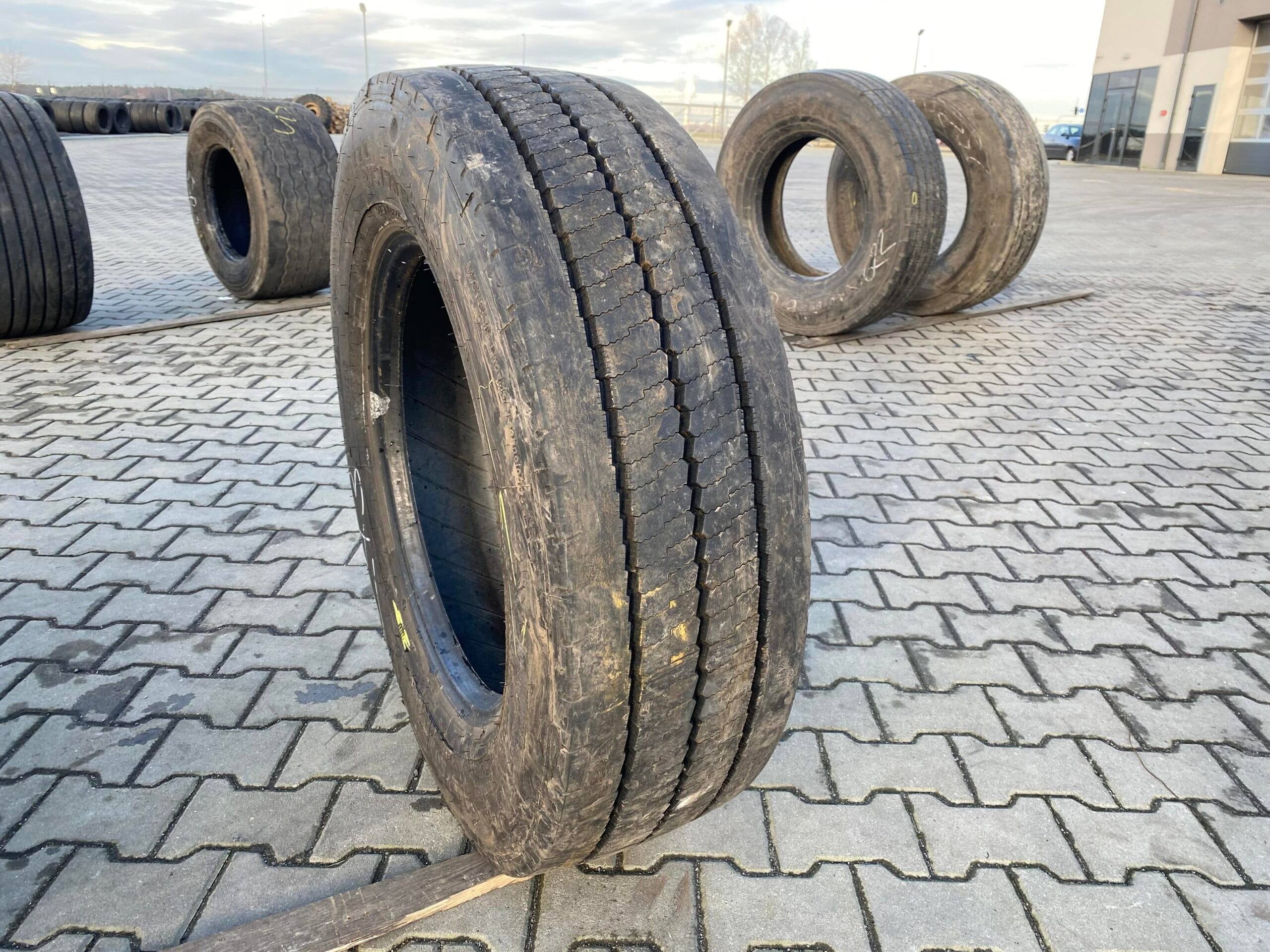 Opona ciężarowa 275/70R22.5 MICHELIN X INCITY XZU / 13mm Opona ciężarowa 275/70R22.5 MICHELIN X INCITY XZU / 13mm
