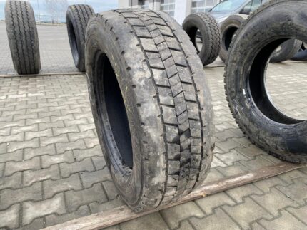  Opona ciężarowa 295/60R22.5 UNIROYAL DH100 / 7-9mm