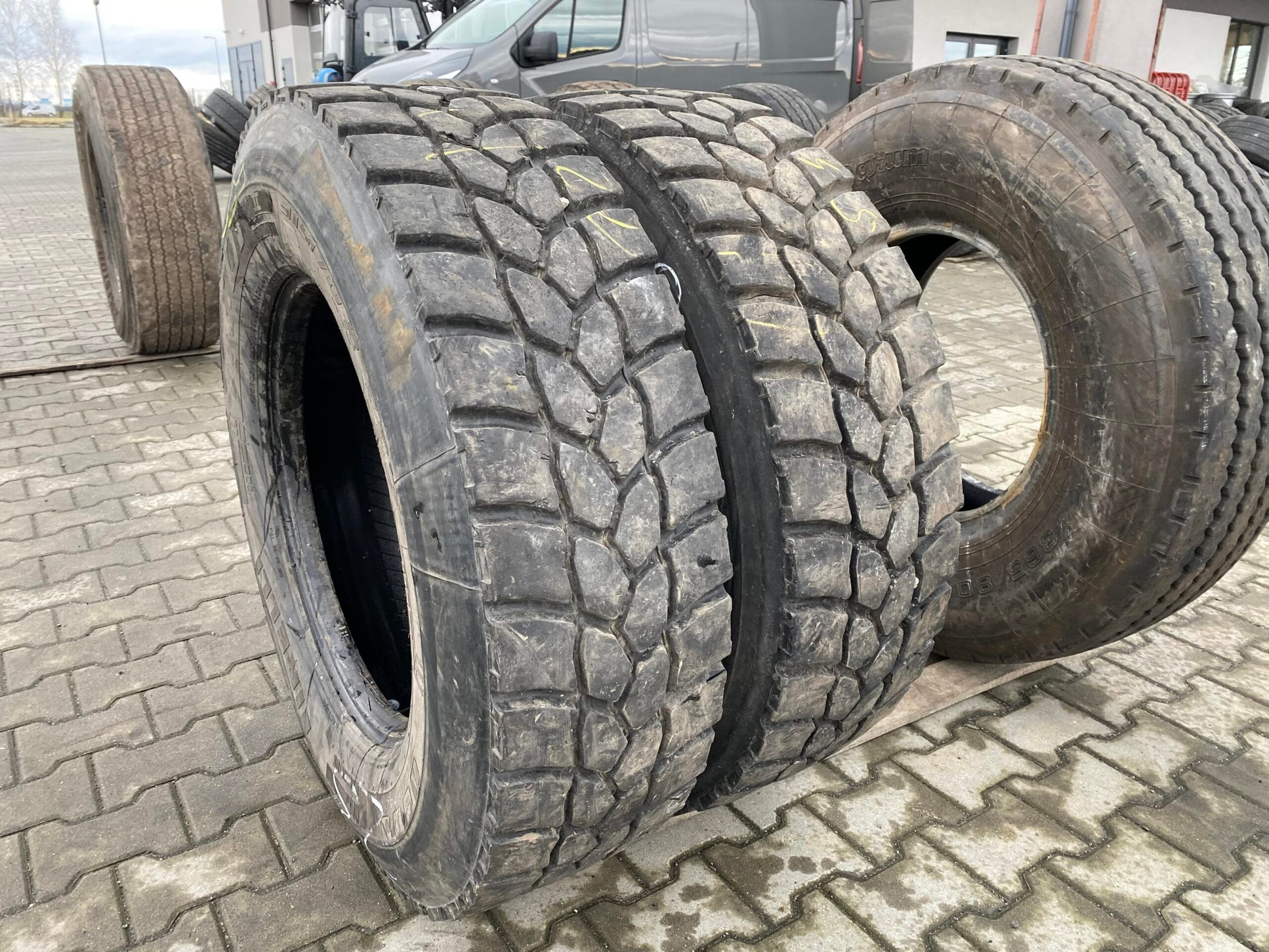 Opona ciężarowa 315/70R22.5 BIEŻNIKOWANA TYP MICHELIN XDY3 / 15mm Opona ciężarowa 315/70R22.5 BIEŻNIKOWANA TYP MICHELIN XDY3 / 15mm