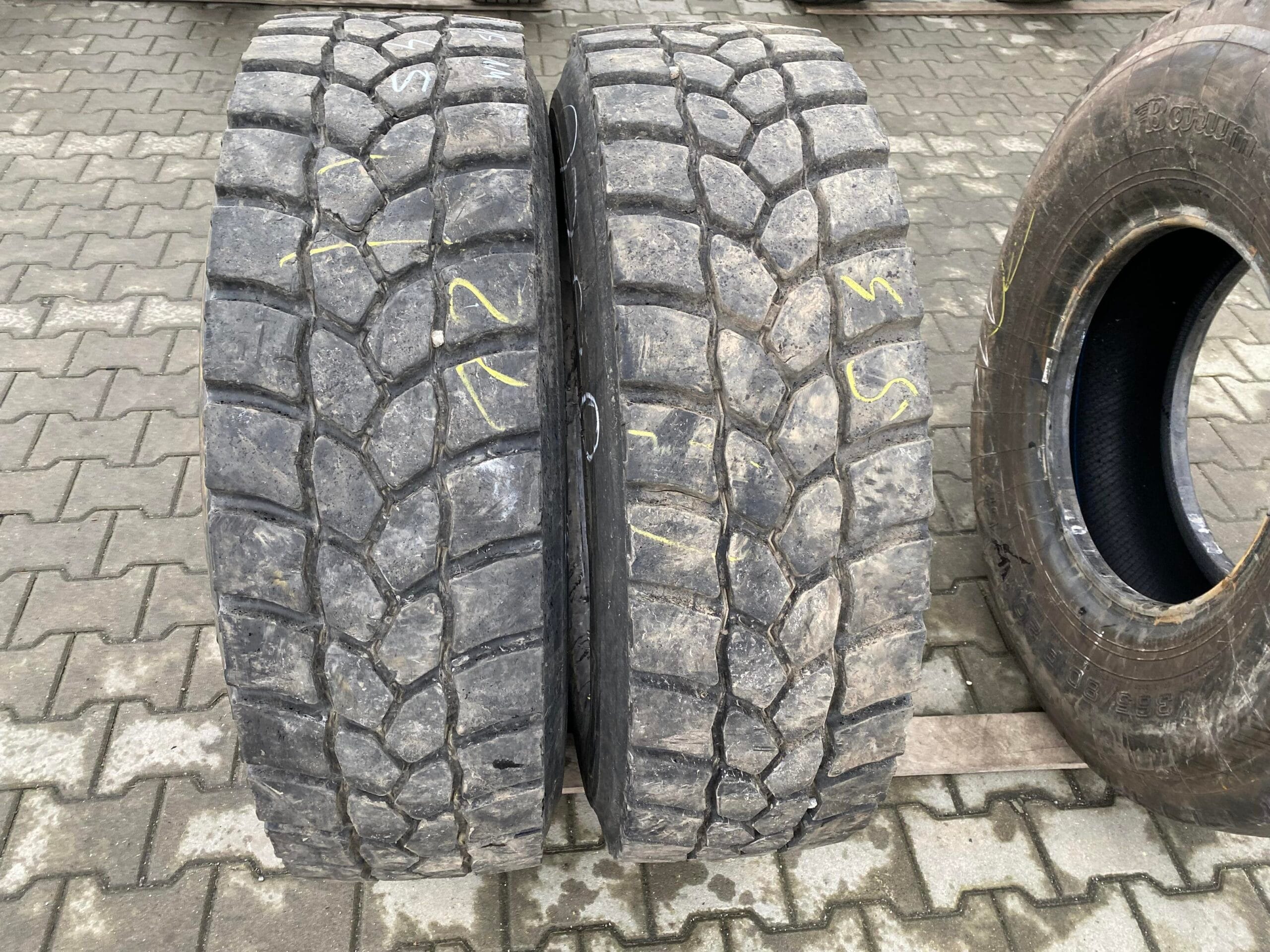 Opona ciężarowa 315/70R22.5 BIEŻNIKOWANA TYP MICHELIN XDY3 / 15mm Opona ciężarowa 315/70R22.5 BIEŻNIKOWANA TYP MICHELIN XDY3 / 15mm