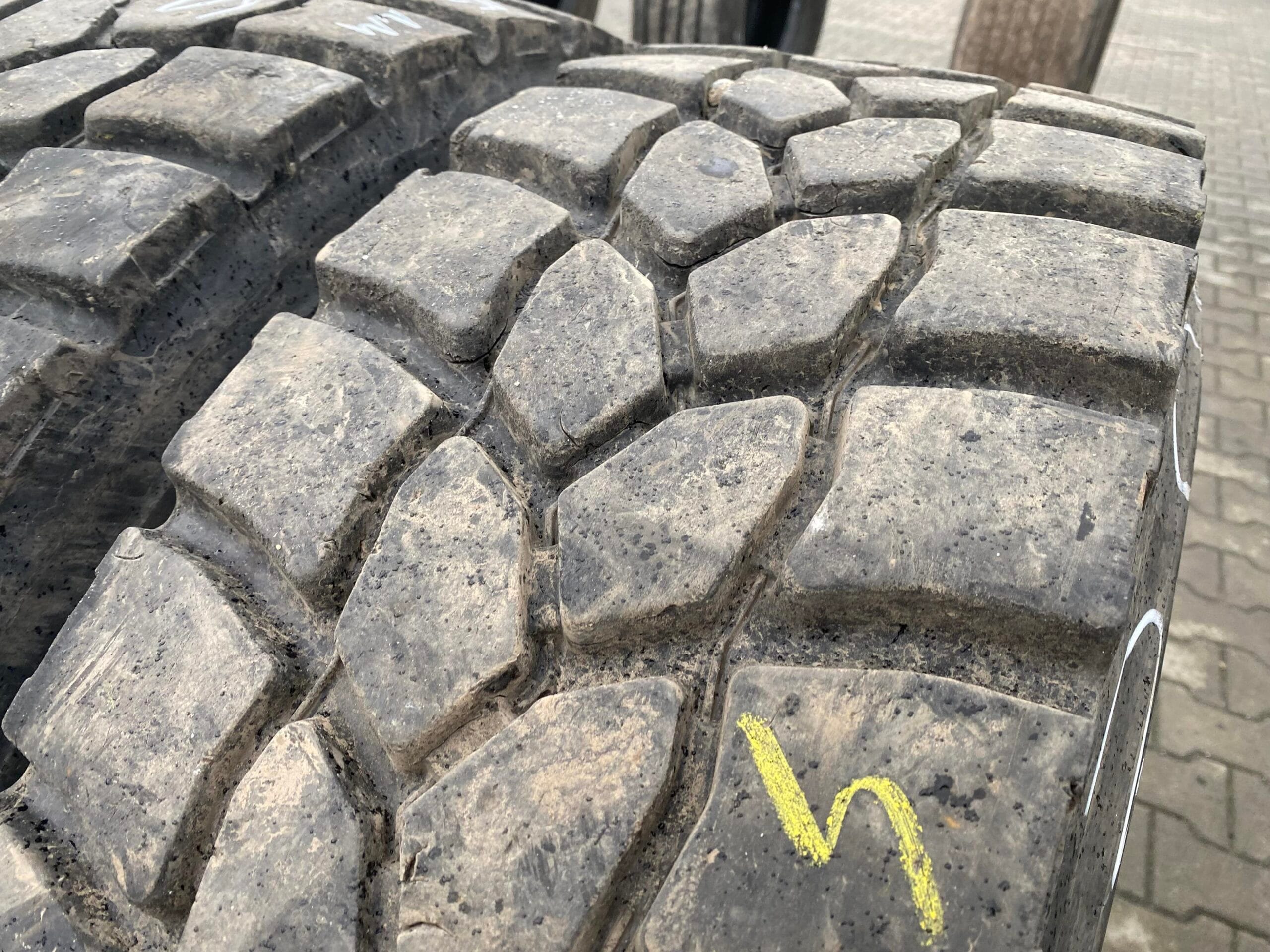 Opona ciężarowa 315/70R22.5 BIEŻNIKOWANA TYP MICHELIN XDY3 / 15mm Opona ciężarowa 315/70R22.5 BIEŻNIKOWANA TYP MICHELIN XDY3 / 15mm