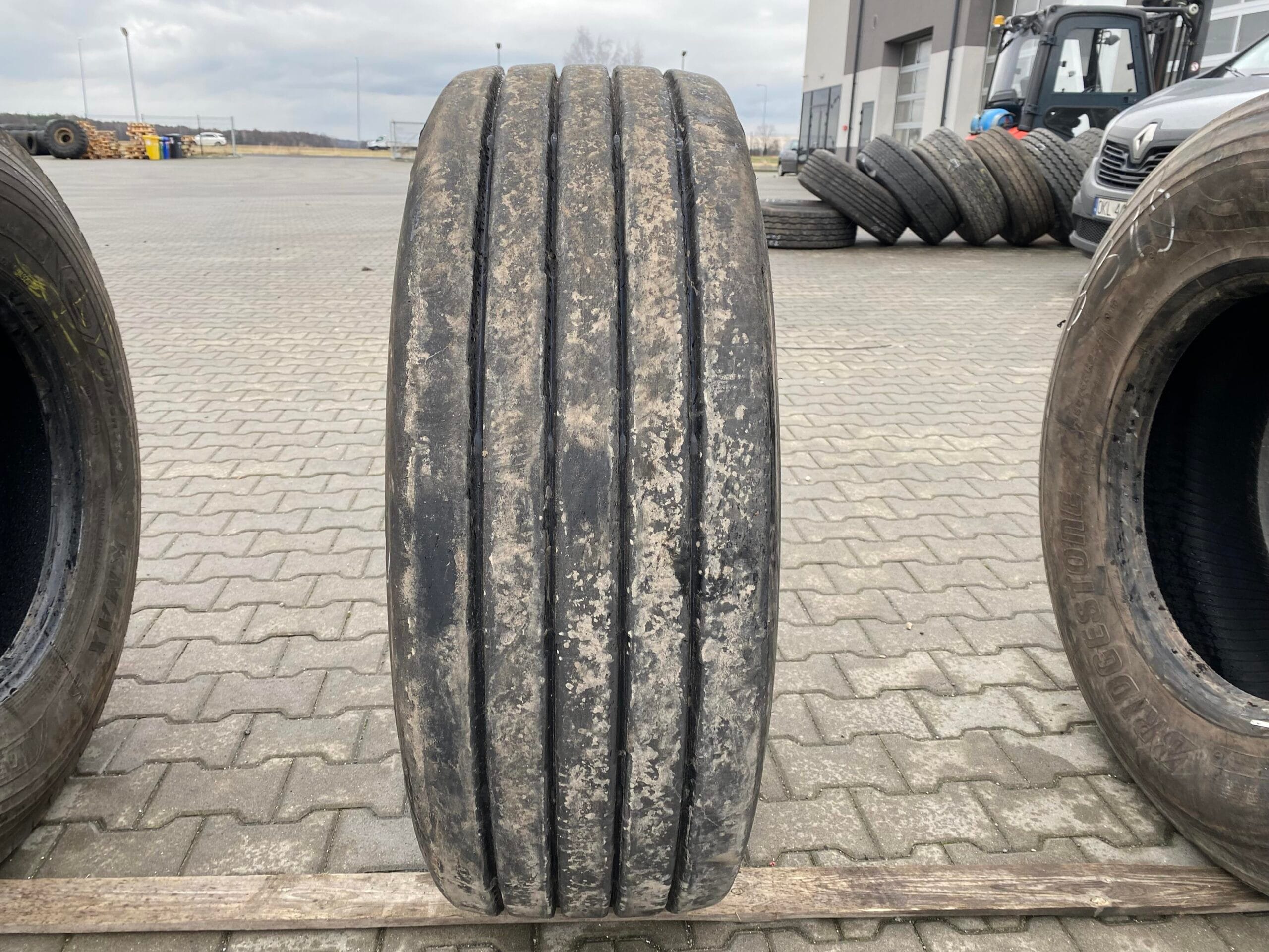 Opona ciężarowa 385/65R22.5 BIEŻNIKOWANA TYP NEXT TREAD NT KMAX T / 14mm Opona ciężarowa 385/65R22.5 BIEŻNIKOWANA TYP NEXT TREAD NT KMAX T / 14mm