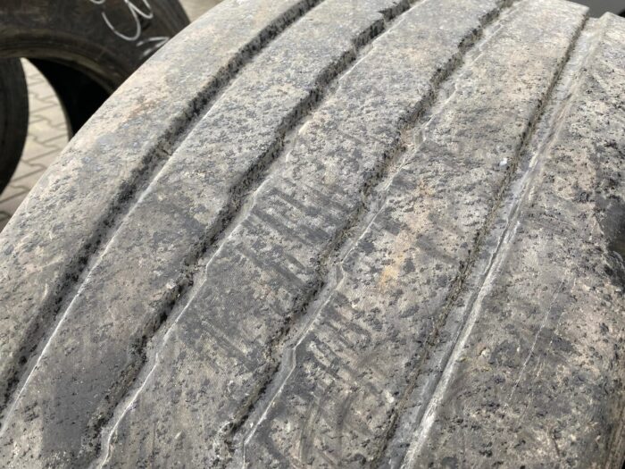 Opona ciężarowa 385/65R22.5 BARUM BT 200 ROAD / 8-9mm