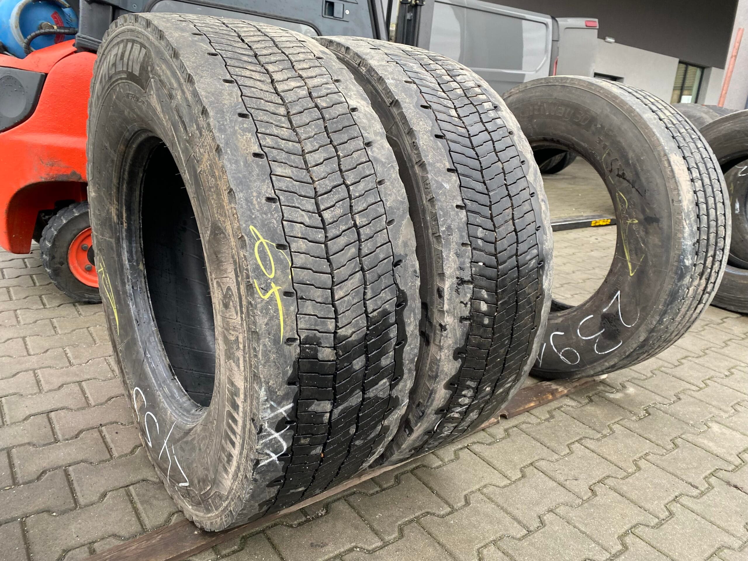 Opony ciężarowe 315/70R22.5 MICHELIN X MULTI D / 10-12mm Opony ciężarowe 315/70R22.5 MICHELIN X MULTI D / 10-12mm
