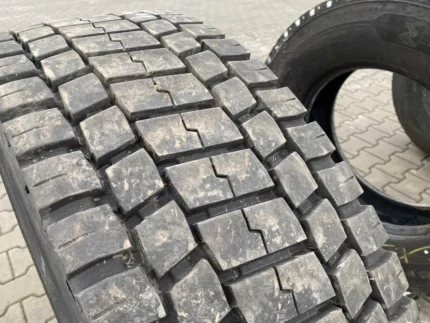 Opona ciężarowa 315/70R22.5 TYP BRIDGESTONE M729 / Bieżnikowana / 14mm
