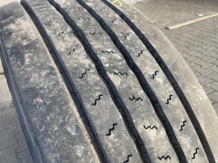 Opona ciężarowa 315/70R22.5 UNIROYAL FH40 / 11-12mm