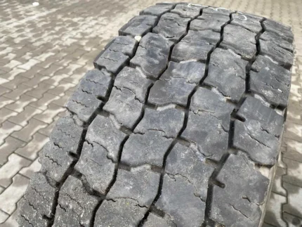 Opona ciężarowa 315/70R22.5 BIEŻNIKOWANA TYP BANDAG BDR-HG / 9-11mm