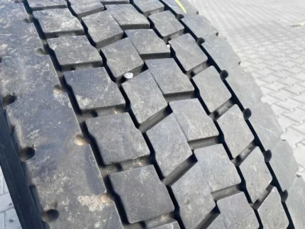 Opona ciężarowa 315/70R22.5 FORMULA DRIVE  / 8-9mm
