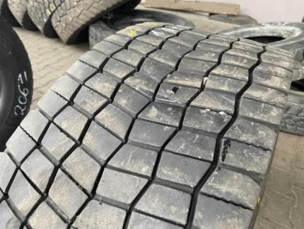 Opona ciężarowa 315/70R22.5 KUMHO KXD10 / 10-12mm