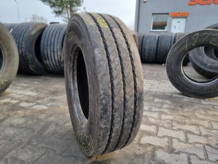 Opona ciężarowa 235/75R17.5 UNIROYAL TH40 / 10-11mm