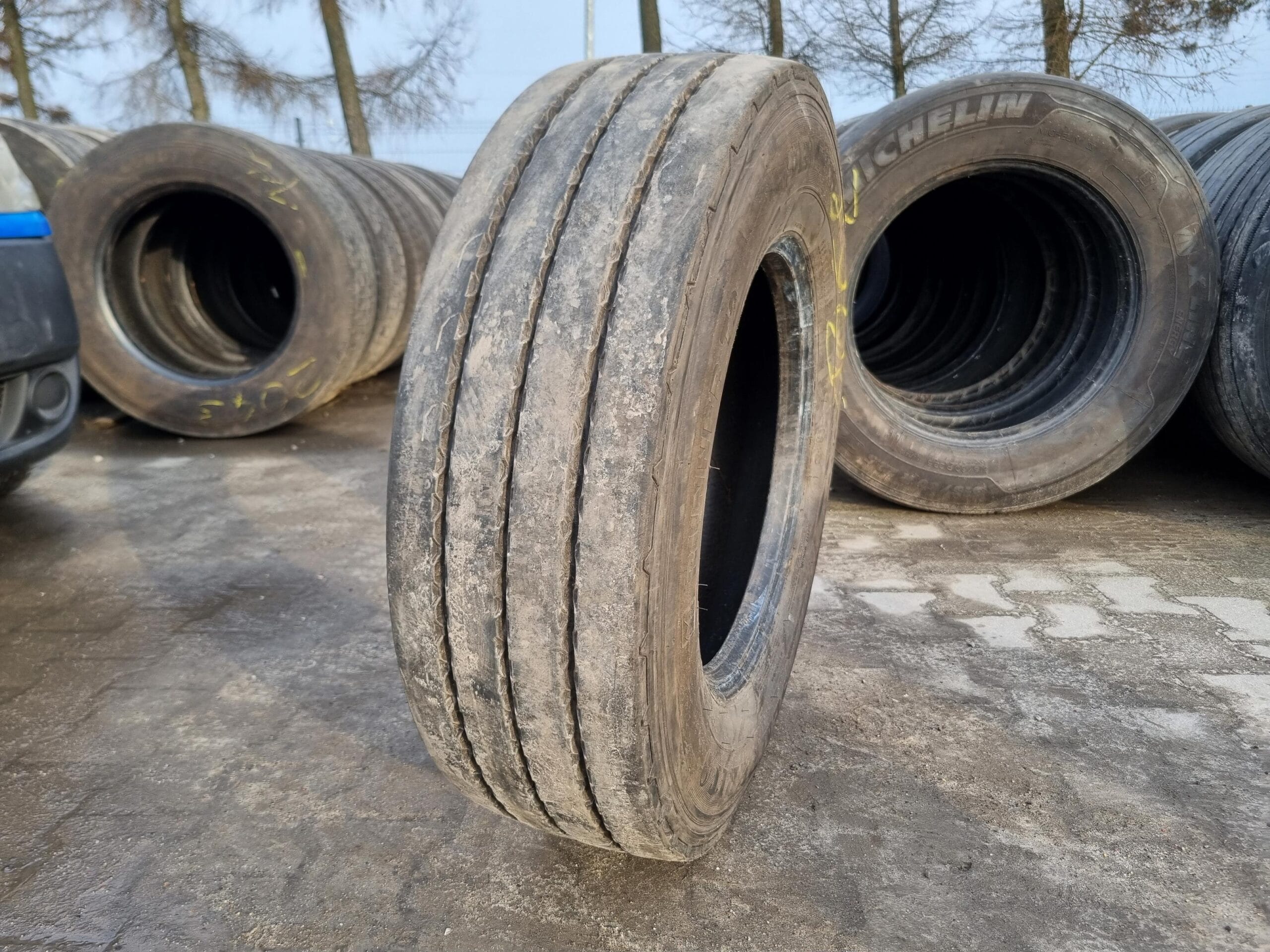 Opona ciężarowa 235/75R17.5 SEMPERIT RUNNER T2 / 8-9mm Opona ciężarowa 235/75R17.5 SEMPERIT RUNNER T2 / 8-9mm