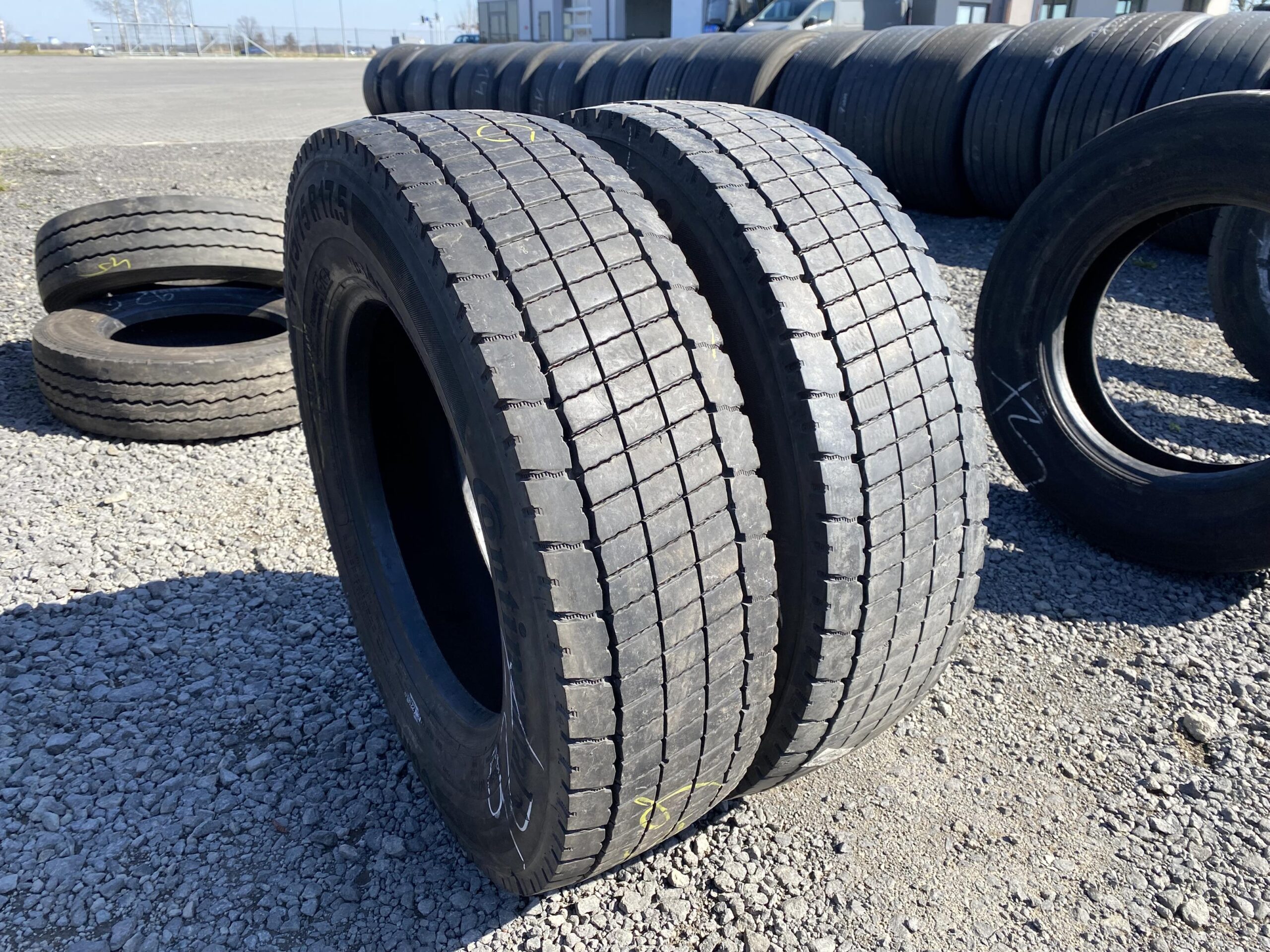 Opony do cięzarówek 215/75R17.5 CONTINENTAL CONTI HYBRID LD3 / 11-12mm Opony do cięzarówek 215/75R17.5 CONTINENTAL CONTI HYBRID LD3 / 11-12mm