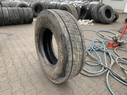 Opona używana ciężarowa przednia 315/80R22.5 BRIDGESTONE DURAVIS R-STEER 002 / 13-14mm