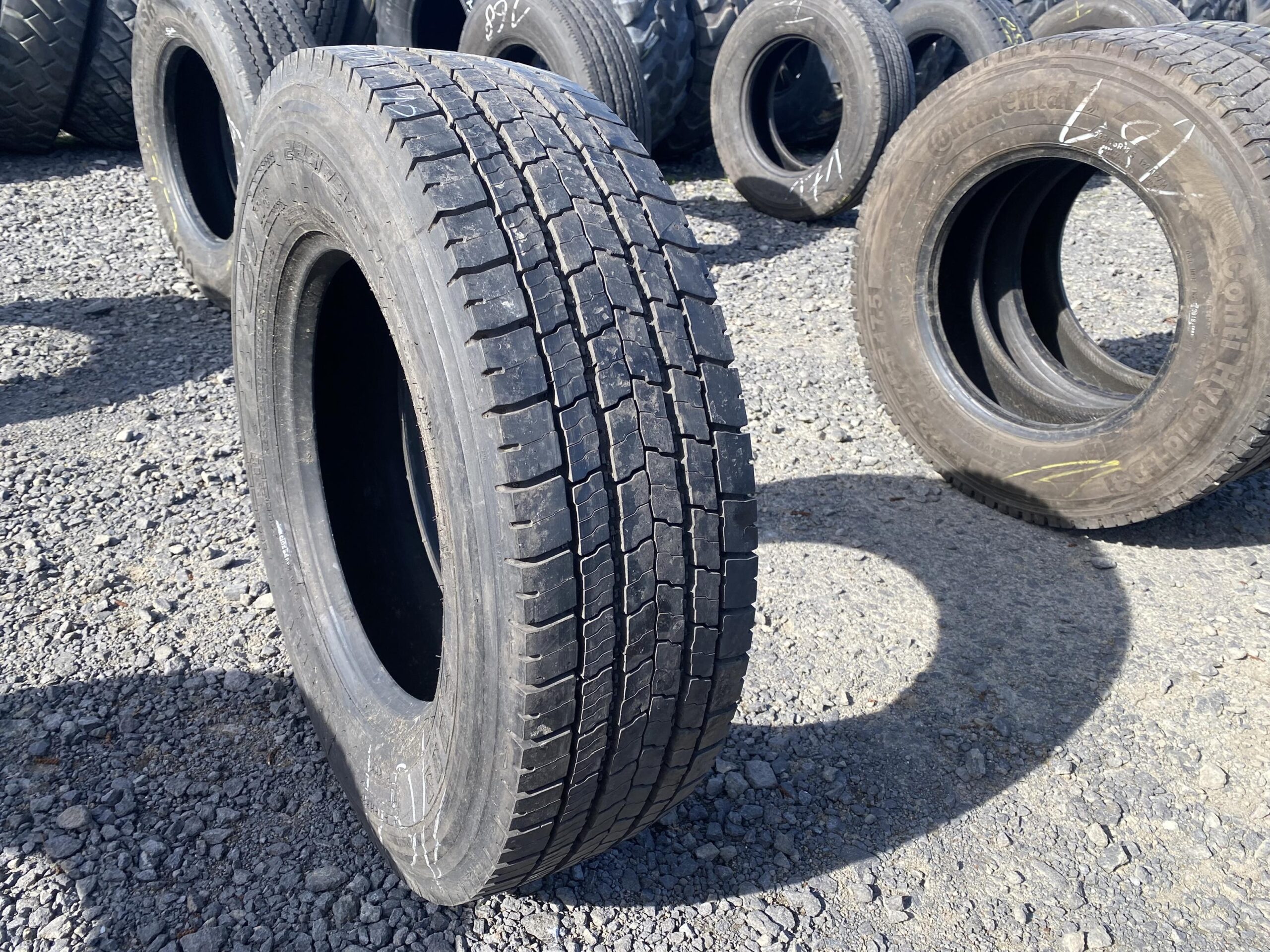 Opona ciężarowa 225/75R17.5 PIRELLI TW:01 / 9-11mm Opona ciężarowa 225/75R17.5 PIRELLI TW:01 / 9-11mm