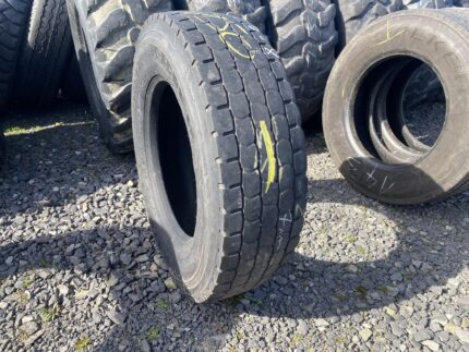  Opona ciężarowa 225/75R17.5 KUMHO KRD02 / 7-8mm