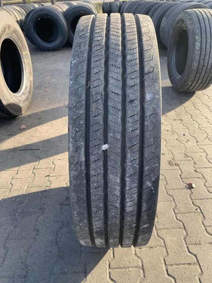Używane opony do ciężarówek 315/80R22.5 UNIROYAL FH40 / 13mm