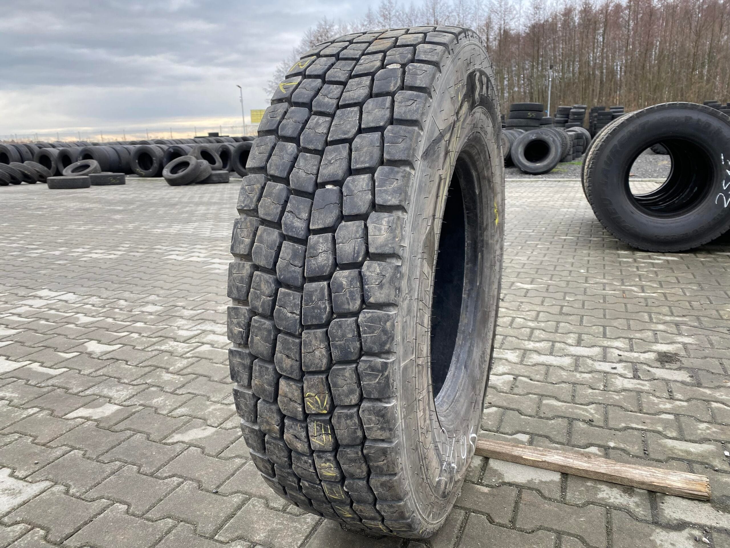 Opona ciężarowa 315/70R22.5 MICHELIN XMULTI D HD / 16-18mm Opona ciężarowa 315/70R22.5 MICHELIN XMULTI D HD / 16-18mm