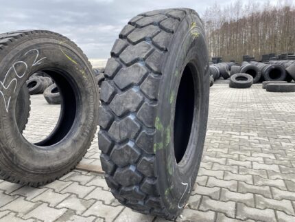  Opona ciężarowa 12R22.5 BIEŻNIKOWANA TYP ROMB / 16-17mm