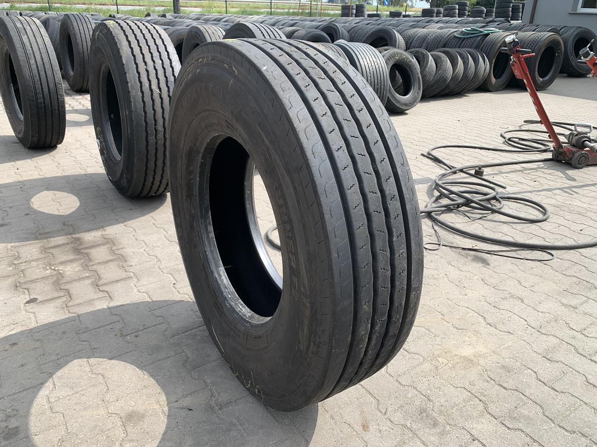 Opona używana ciężarowa przednia 315/80R22.5 SEMPERIT RUNNER F2 / 10-12mm Opona używana ciężarowa przednia 315/80R22.5 SEMPERIT RUNNER F2 / 10-12mm