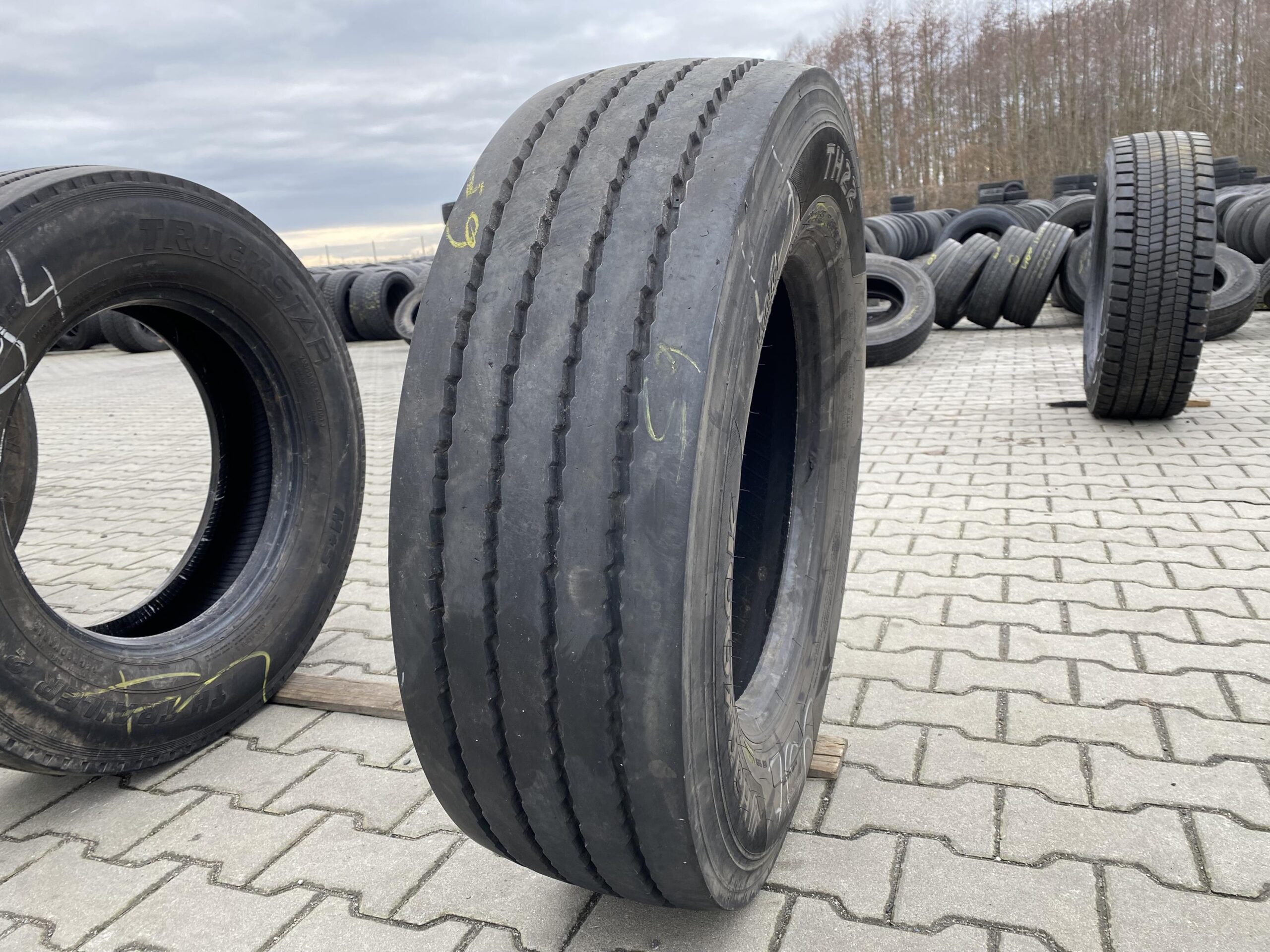 Opona ciężarowa 265/70R19.5 HANKOOK TH22 / 11mm Opona ciężarowa 265/70R19.5 HANKOOK TH22 / 11mm