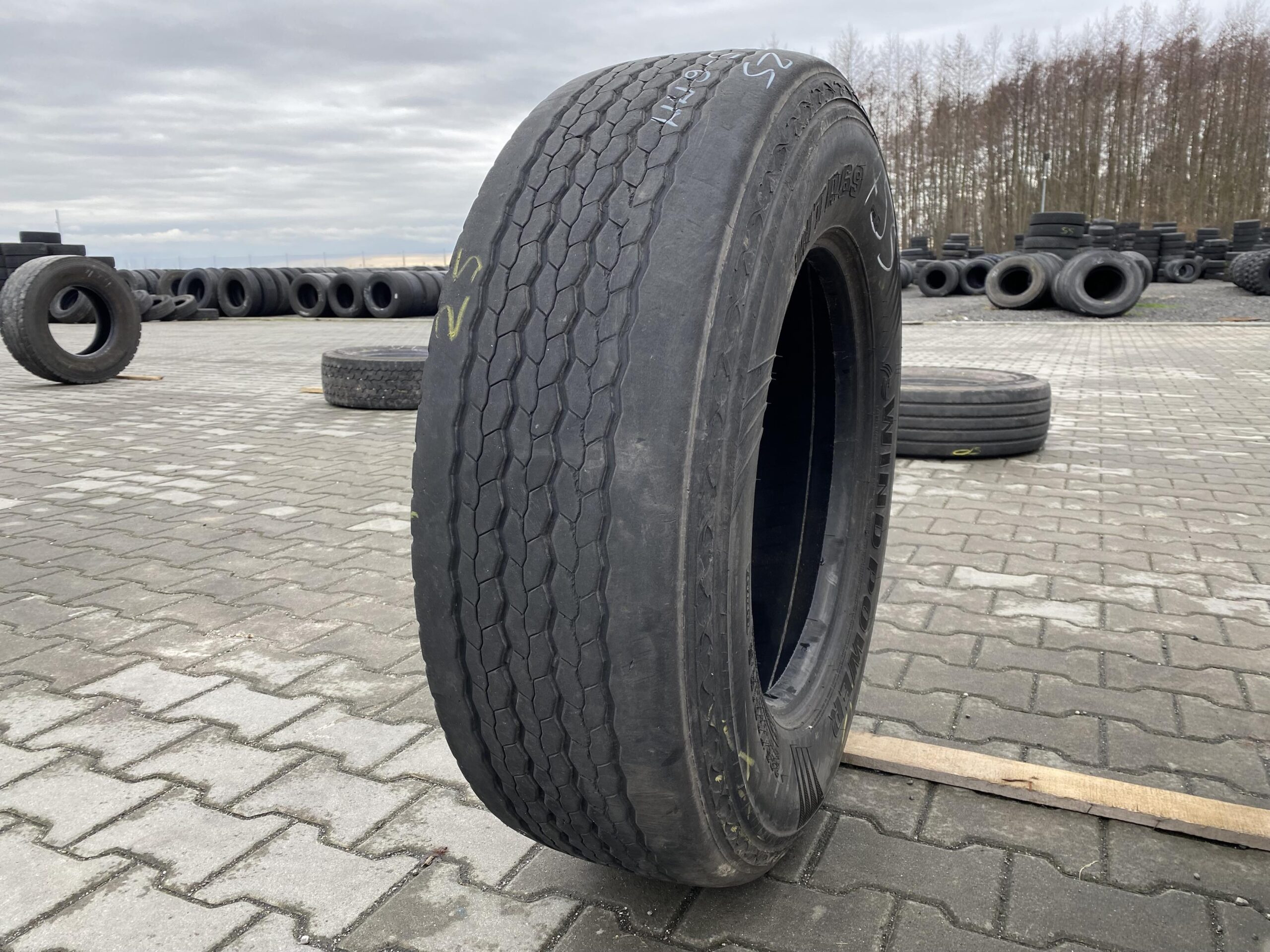 Opona ciężarowa 285/70R19.5 WINDPOWER WTR69 / 5-6mm Opona ciężarowa 285/70R19.5 WINDPOWER WTR69 / 5-6mm