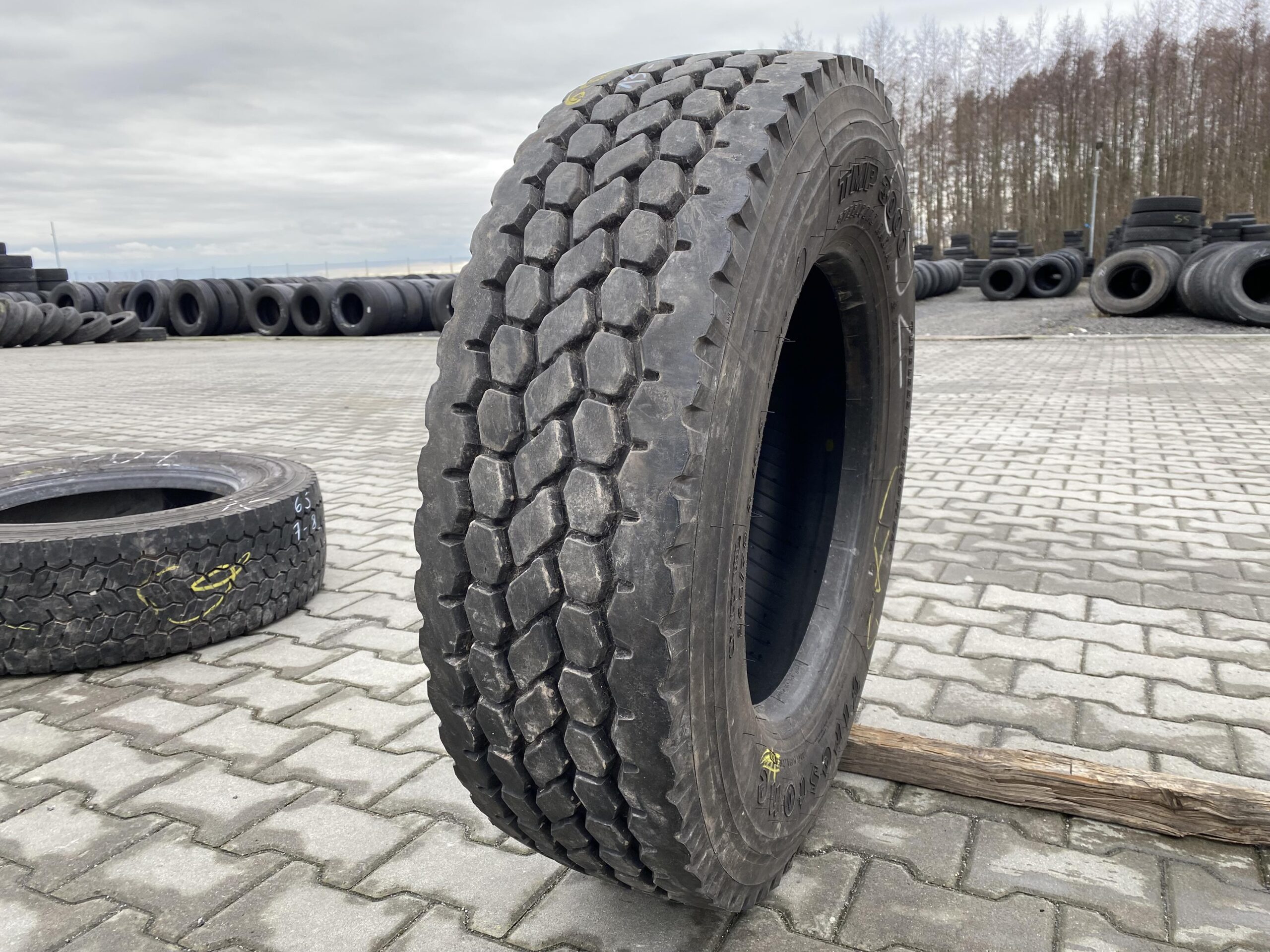 Opona ciężarowa 265/70R19.5 FIRESTONE TMP 3000 / 13-14mm Opona ciężarowa 265/70R19.5 FIRESTONE TMP 3000 / 13-14mm