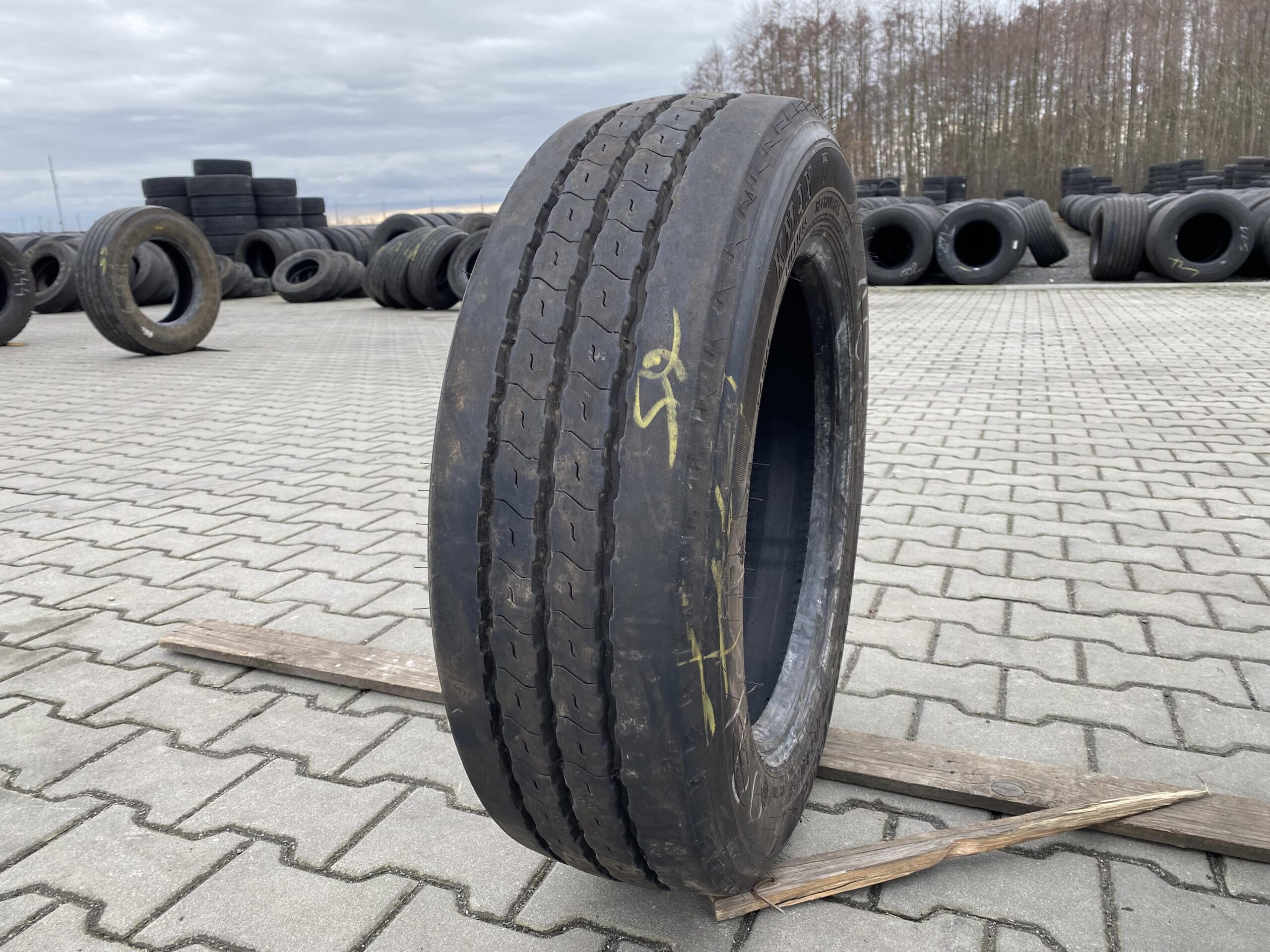 Opona ciężarowa 205/65R17.5 GOODYEAR KMAX T / 10mm Opona ciężarowa 205/65R17.5 GOODYEAR KMAX T / 10mm