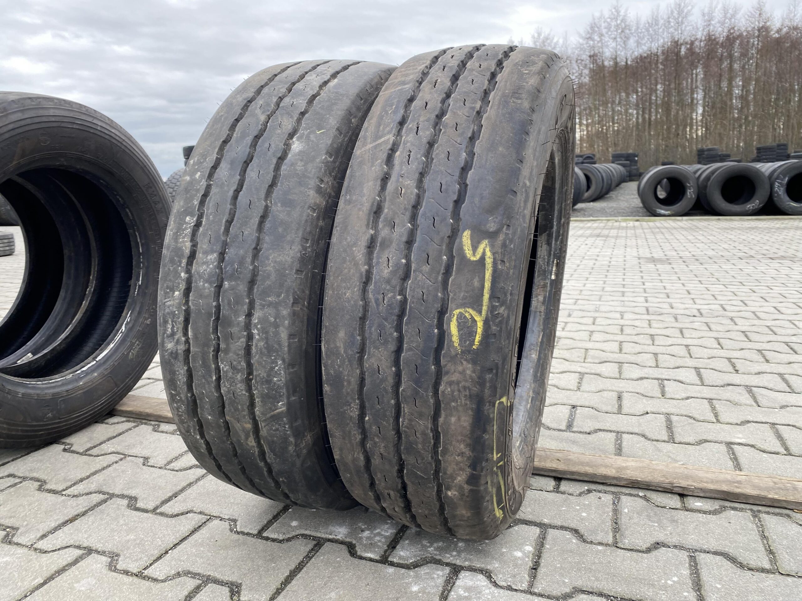 Opony do cięzarówek 205/65R17.5 GOODYEAR KMAX T / 7-8mm Opony do cięzarówek 205/65R17.5 GOODYEAR KMAX T / 7-8mm