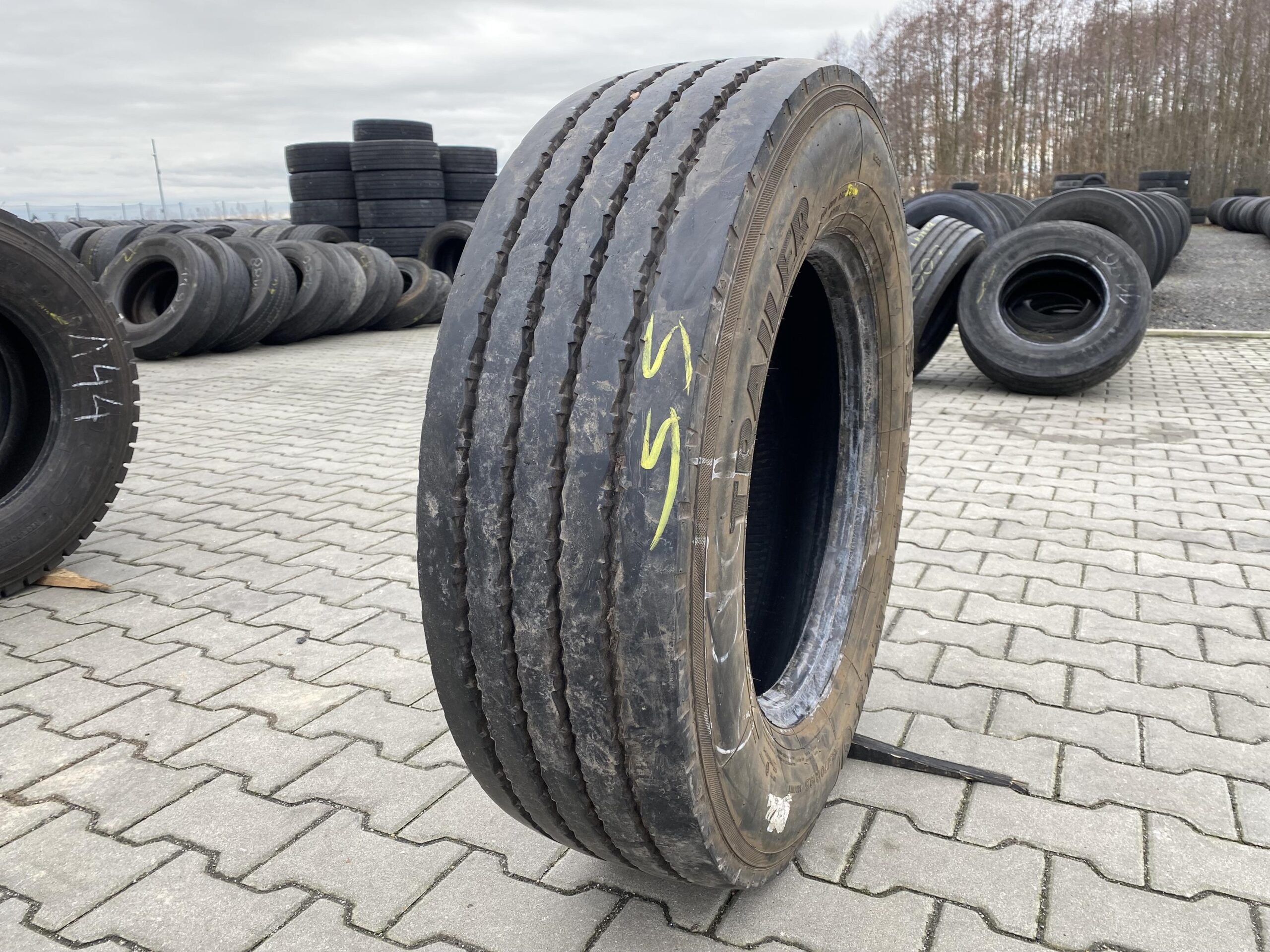 Opona ciężarowa 265/70R19.5 SEMPERIT TRAILER / 10-11mm Opona ciężarowa 265/70R19.5 SEMPERIT TRAILER / 10-11mm