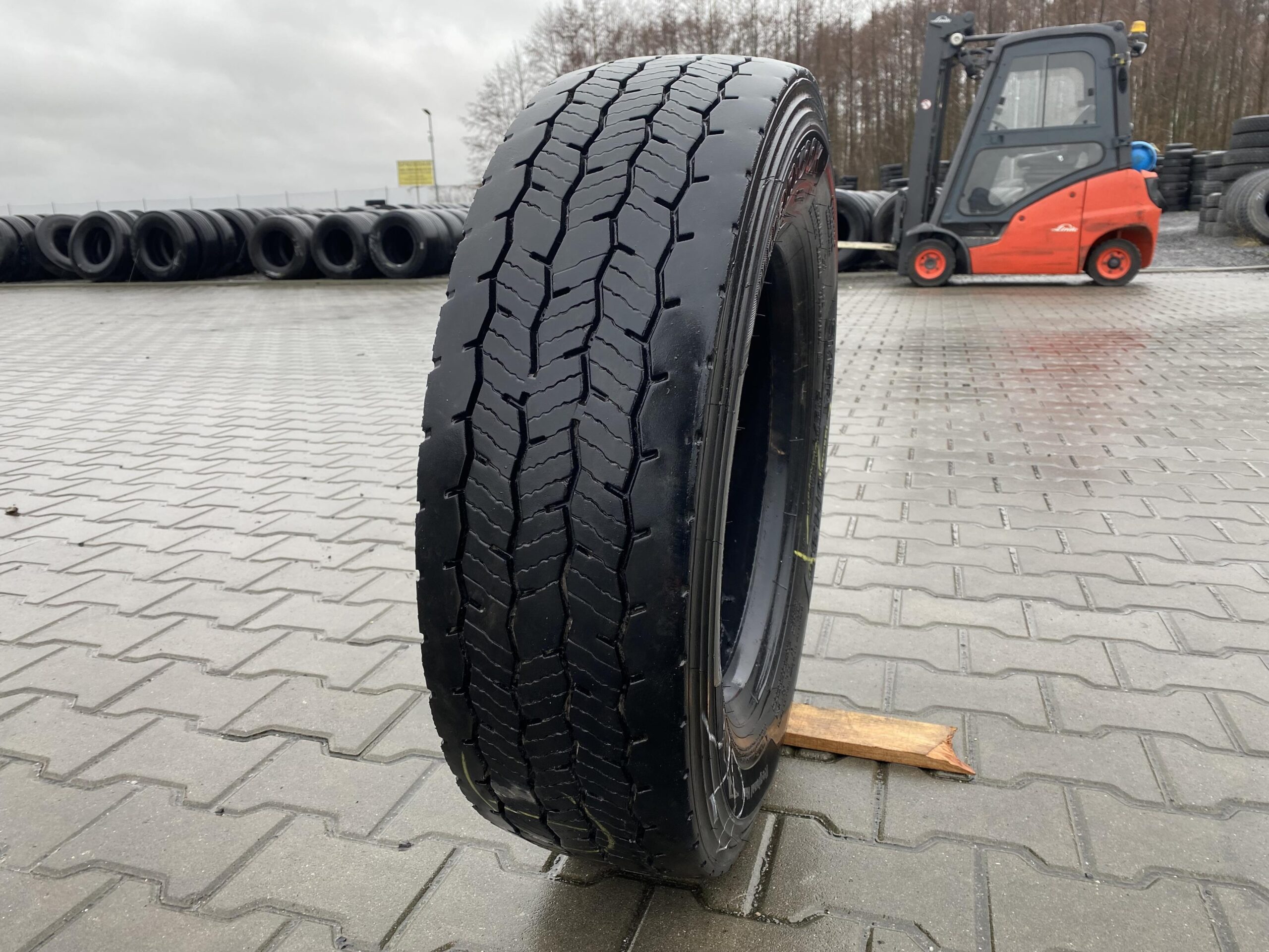 Opona ciężarowa 215/75R17.5 HANKOOK SMART FLEX DH35 / 7mm Opona ciężarowa 215/75R17.5 HANKOOK SMART FLEX DH35 / 7mm