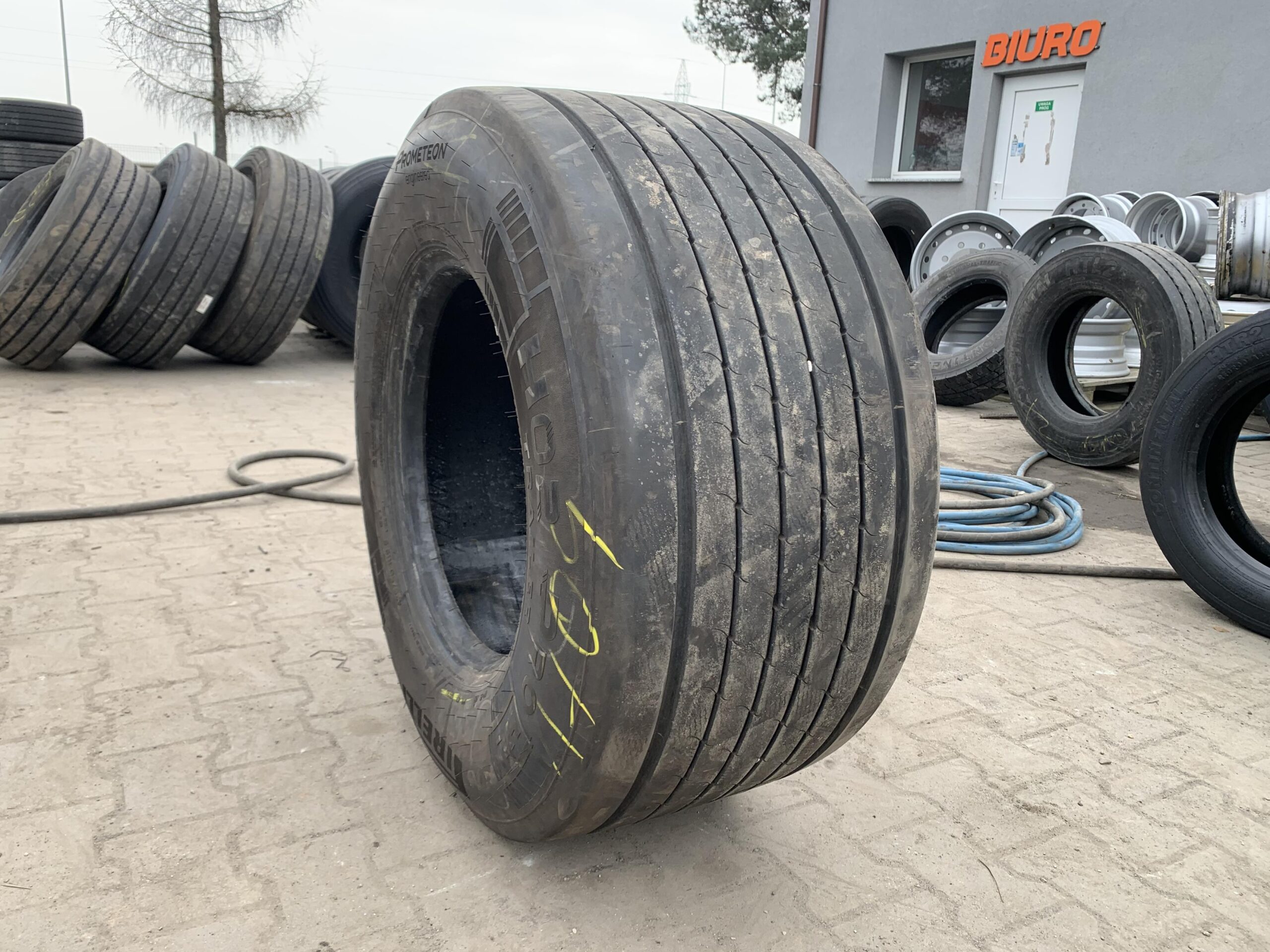 Opona ciężarowa 435/50R19.5 PIRELLI HO2 PRO TRAILER / 10-11mm Opona ciężarowa 435/50R19.5 PIRELLI HO2 PRO TRAILER / 10-11mm
