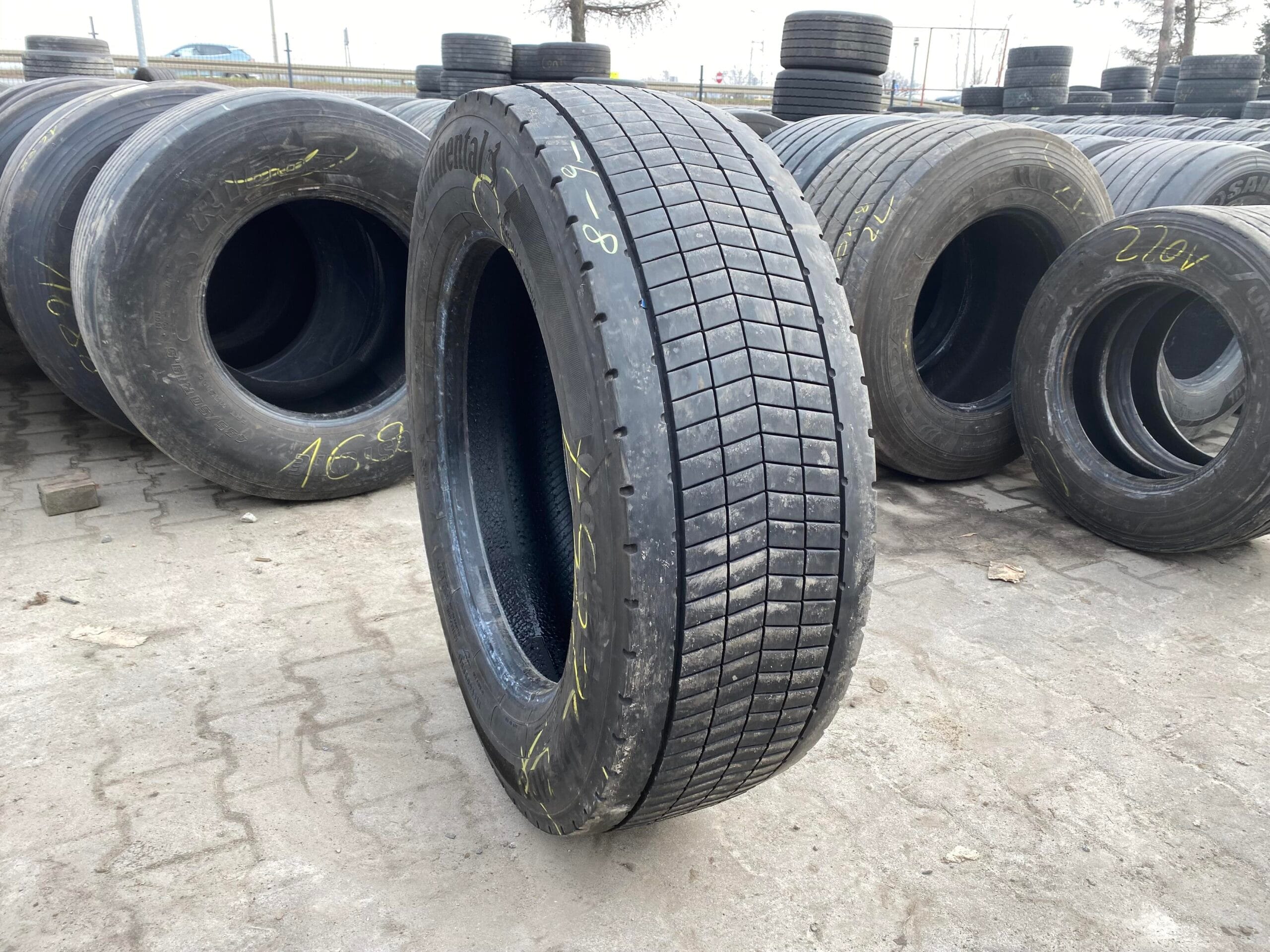 Opona ciężarowa 295/60R22.5 CONTINENTAL CONTI ECOPLUS HD3 / 8-9mm Opona ciężarowa 295/60R22.5 CONTINENTAL CONTI ECOPLUS HD3 / 8-9mm