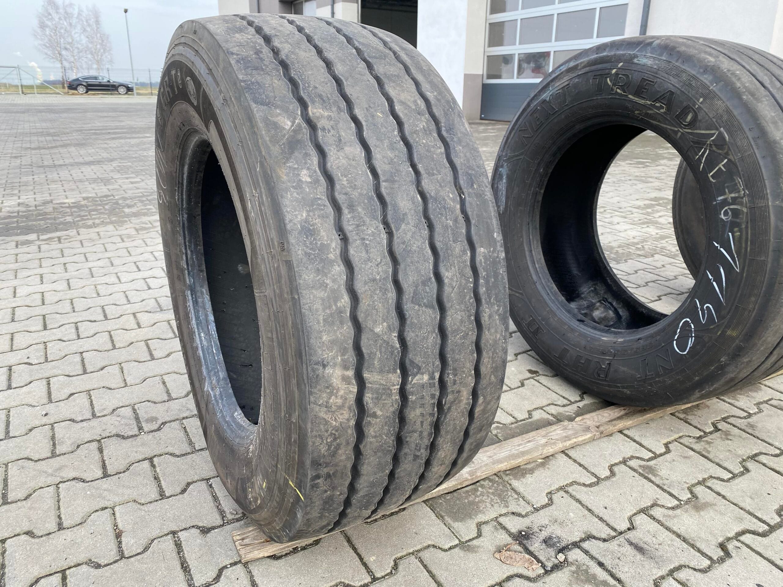 Opona ciężarowa 385/55R22.5 ADVANCE GR-T2 / 10-12 mm Opona ciężarowa 385/55R22.5 ADVANCE GR-T2 / 10-12 mm