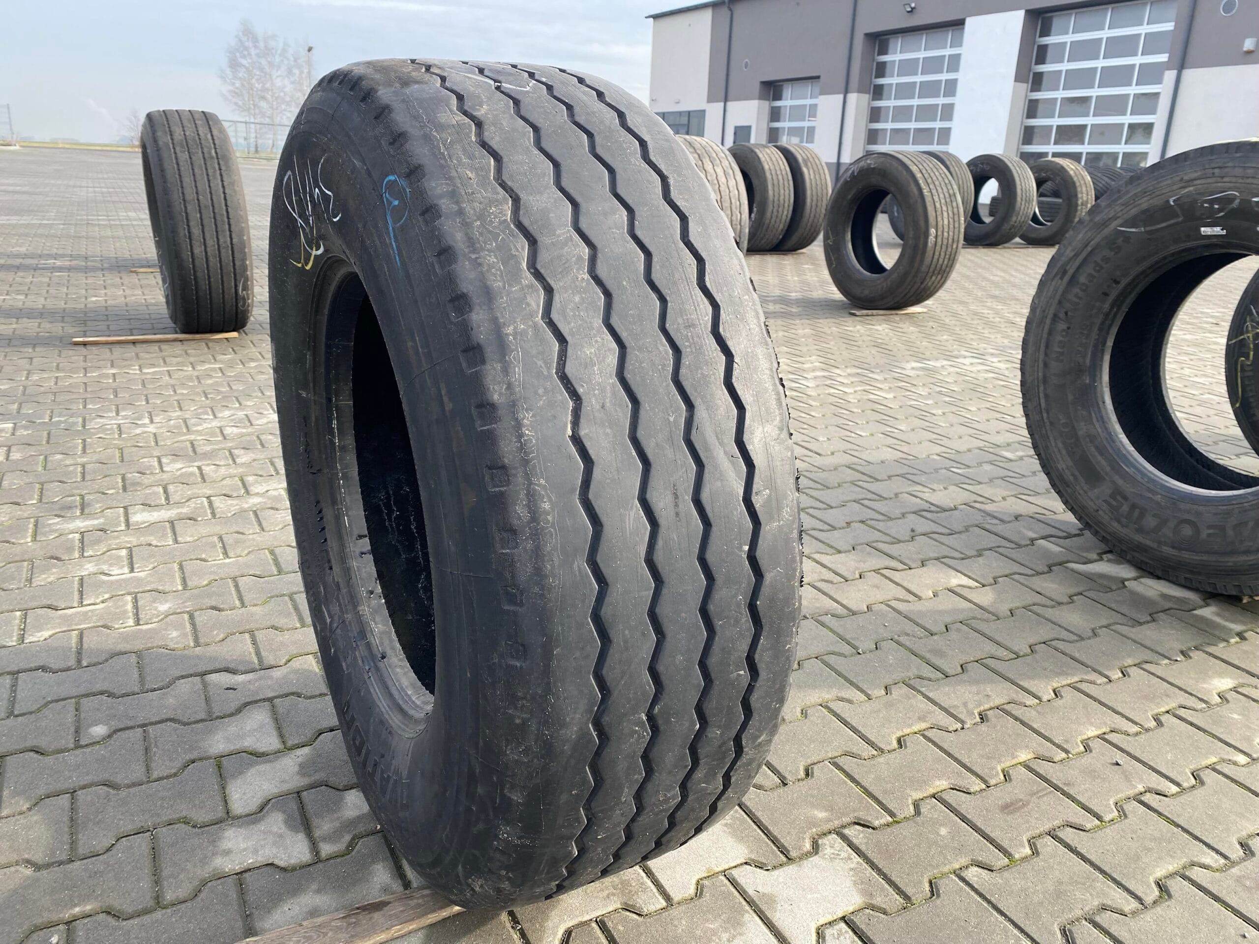 Opona ciężarowa 385/65R22.5 OTANI VI-022 / 6-7mm Opona ciężarowa 385/65R22.5 OTANI VI-022 / 6-7mm