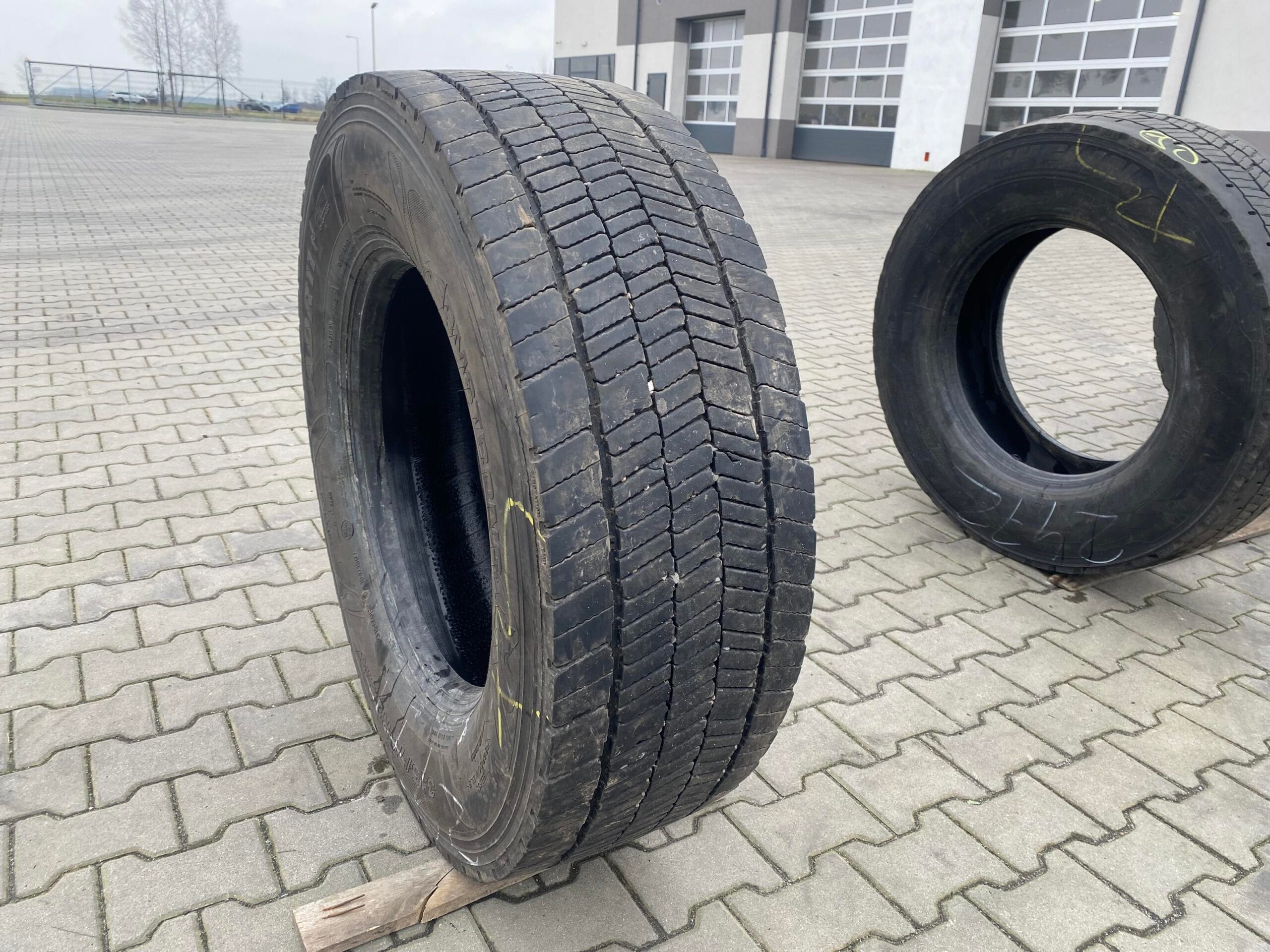 Opona ciężarowa 315/70R22.5 ARMSTRONG ADR11 / 10mm Opona ciężarowa 315/70R22.5 ARMSTRONG ADR11 / 10mm