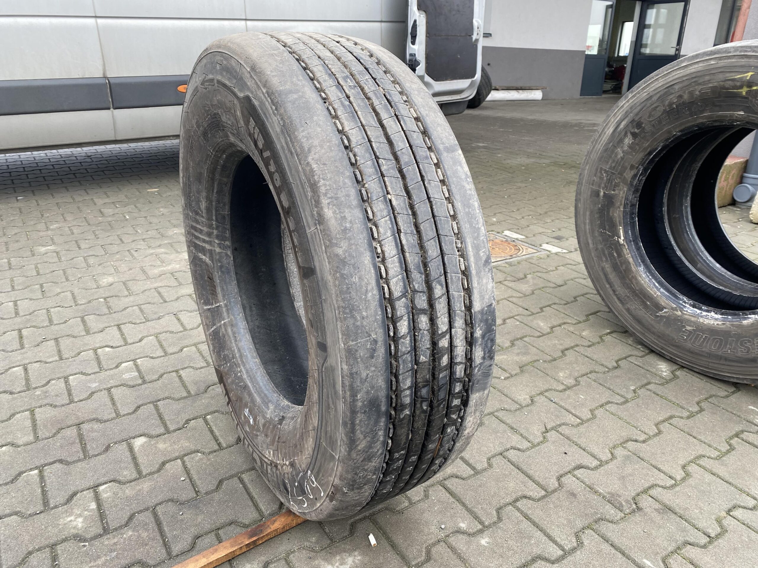Opona ciężarowa 315/70R22.5 MICHELIN XMULTI Z / 10mm Opona ciężarowa 315/70R22.5 MICHELIN XMULTI Z / 10mm
