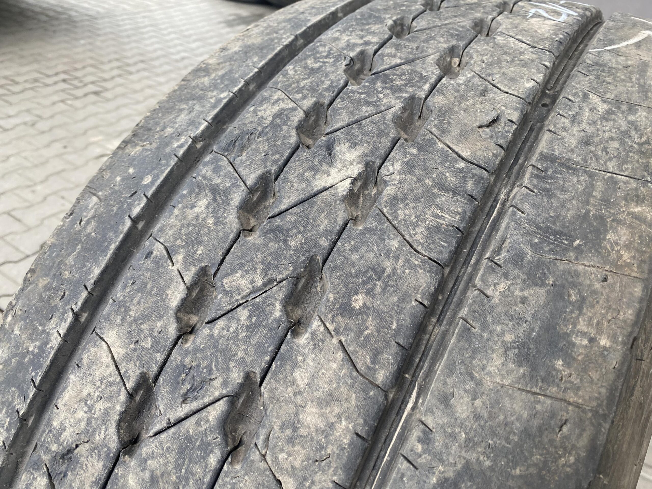 Opona ciężarowa 385/65R22.5 GOODYEAR KMAX S GEN-2 / 11-12mm Opona ciężarowa 385/65R22.5 GOODYEAR KMAX S GEN-2 / 11-12mm