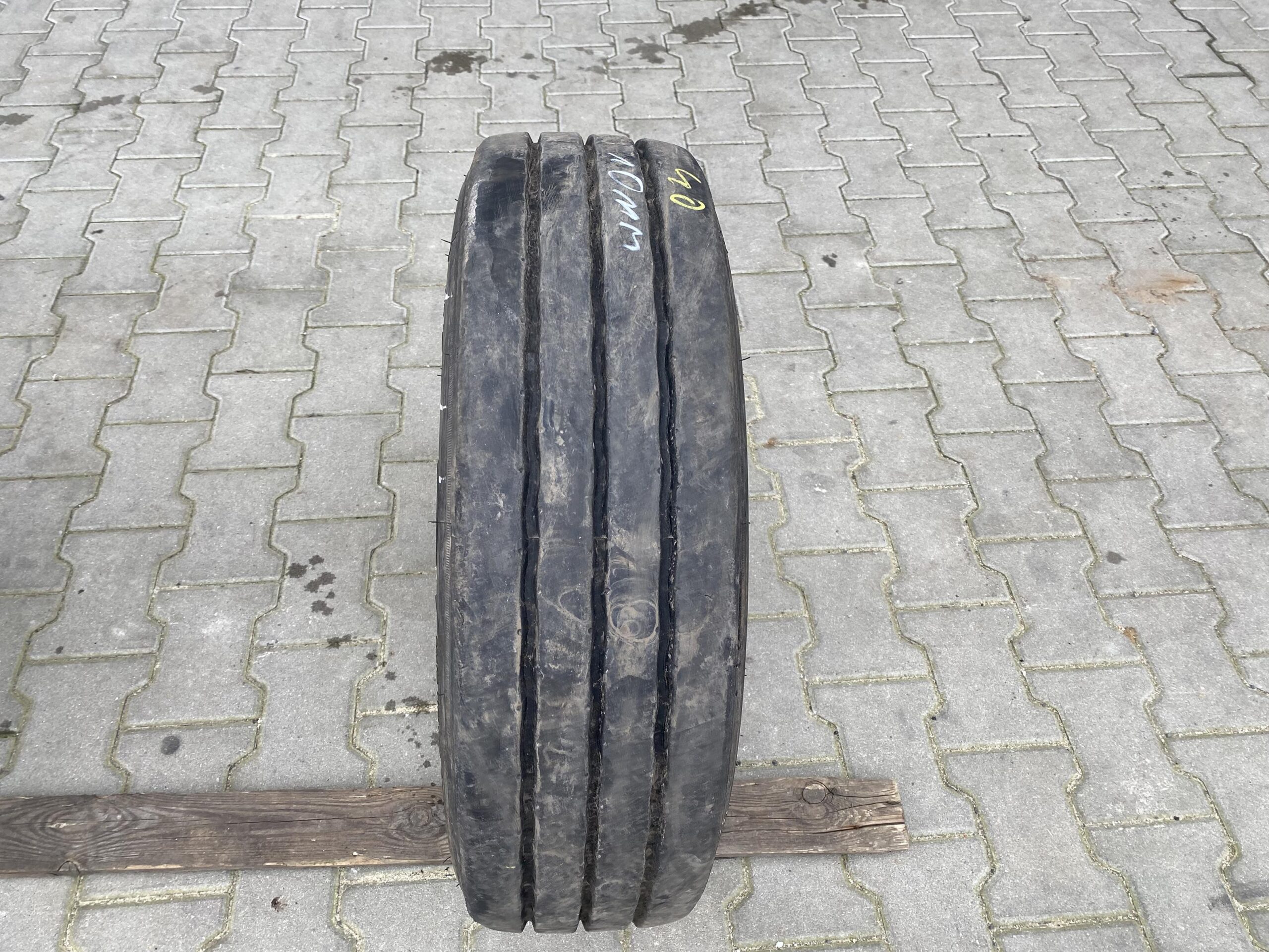 Opona ciężarowa 205/65R17.5 LEAO RIDE-WINGS KLT200 / 10mm Opona ciężarowa 205/65R17.5 LEAO RIDE-WINGS KLT200 / 10mm
