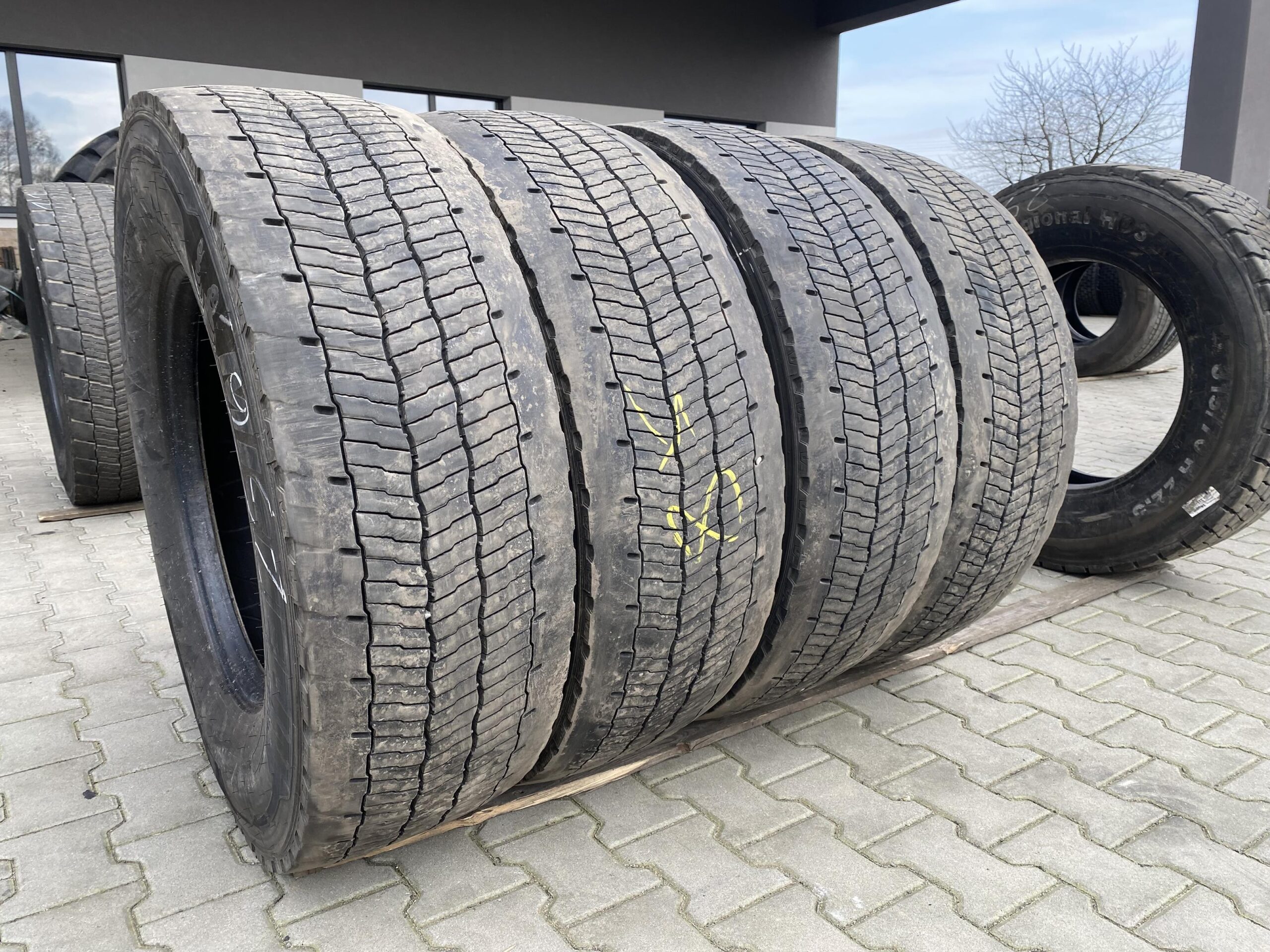 Opony ciężarowe 315/70R22.5 MICHELIN XMULTI D / 12mm Opony ciężarowe 315/70R22.5 MICHELIN XMULTI D / 12mm