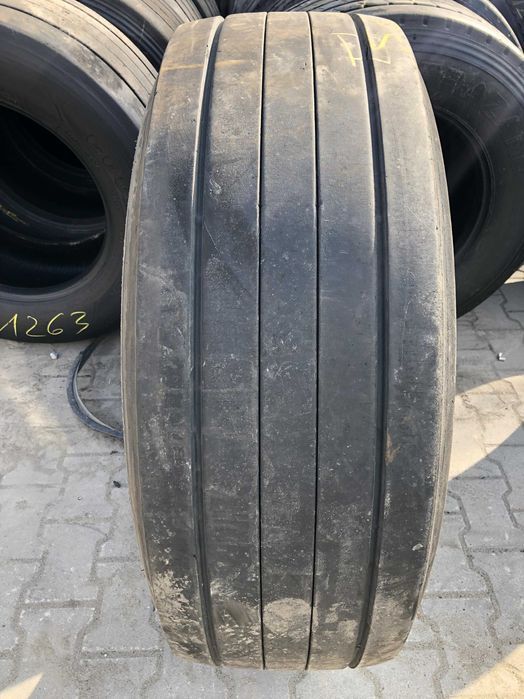Opony ciężarowe 385/65R22.5 PIRELLI ST:01 NEVERENDING / 8-9mm Opony ciężarowe 385/65R22.5 PIRELLI ST:01 NEVERENDING / 8-9mm