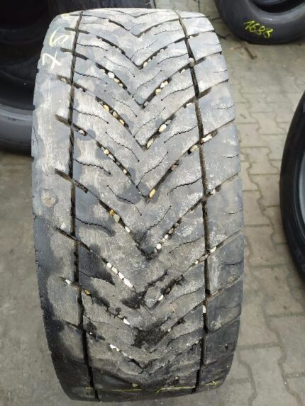  Opony ciężarowe 315/60R22.5 GOODYEAR KMAX D / 10-11mm