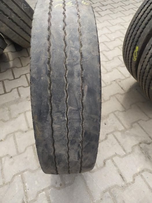 Opona ciężarowa 215/75R17.5 KUMHO KRT03 / 7-8mm Opona ciężarowa 215/75R17.5 KUMHO KRT03 / 7-8mm