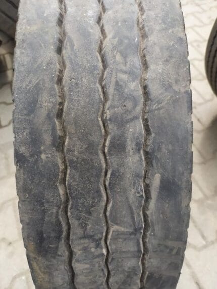 Opona ciężarowa 215/75R17.5 KUMHO KRT03 / 7-8mm